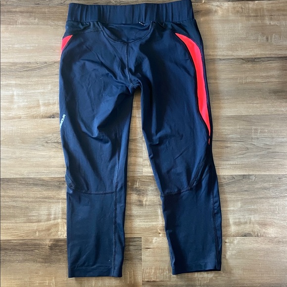 Under Armour Compression Capris - Picture 7 of 10